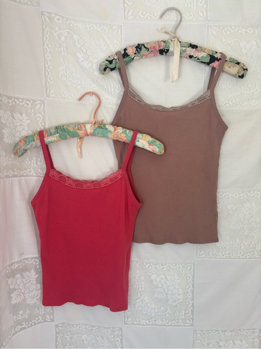 Bundle of‎ 2 Lace Trim Camis Size Small Pink+Brown Preppy Coquette Y2K